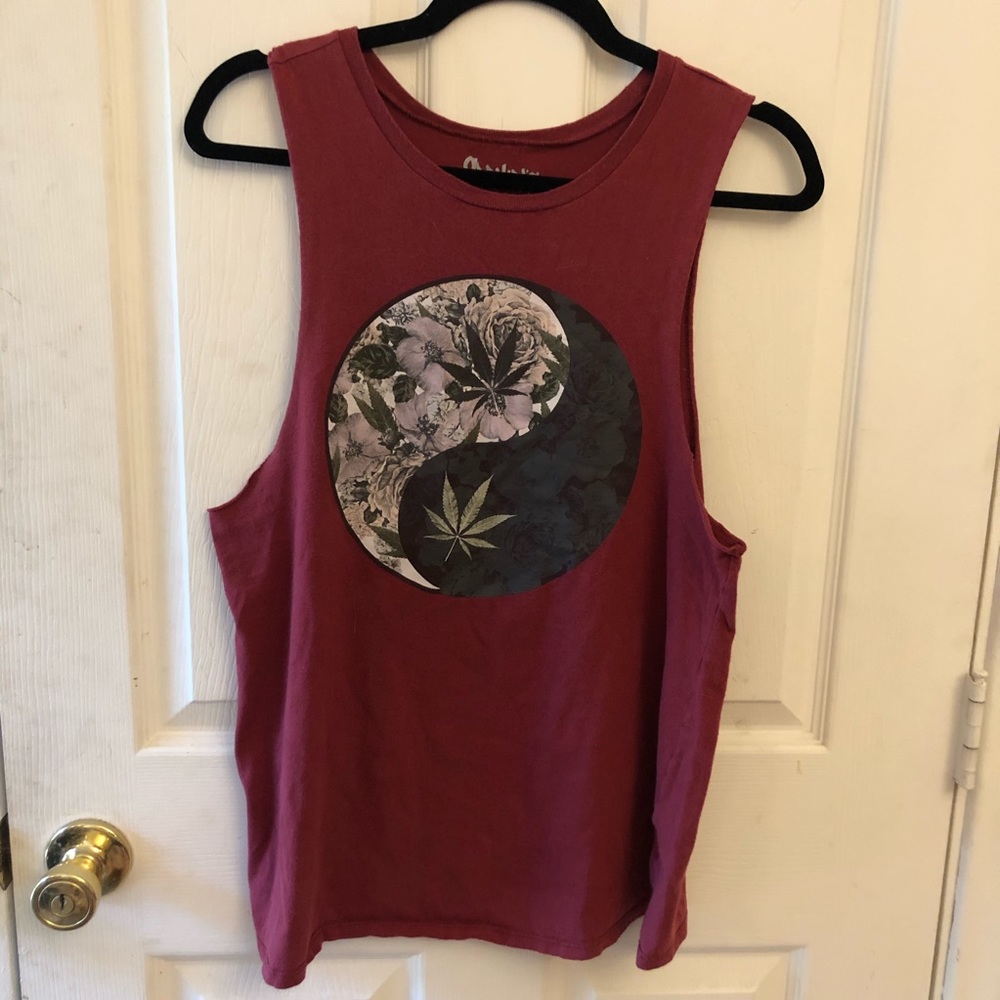 Burgundy Yin Yang Flowers and Weed Top SZ. L